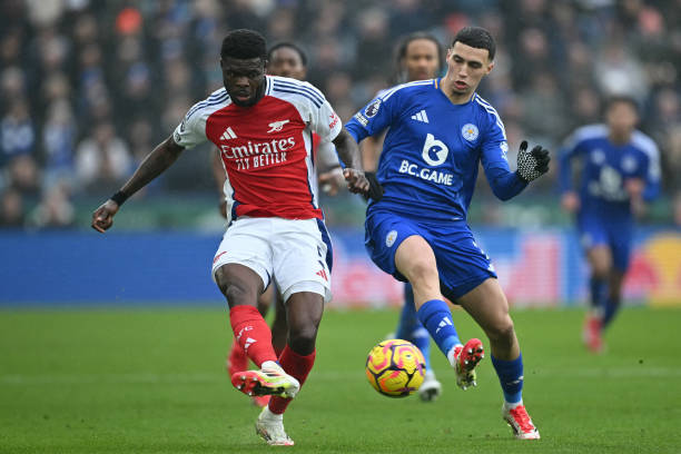 泰晤士：曼联密切关注雅克松，不过切尔西并不积极寻求出售他.