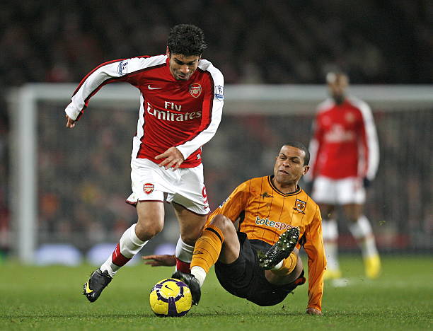 地激励着他 地激励着他